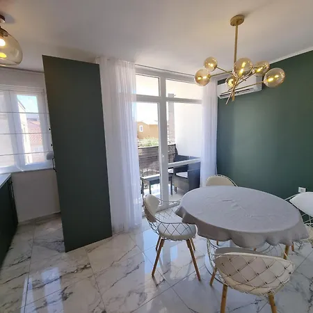 Apartment With View On Marine *