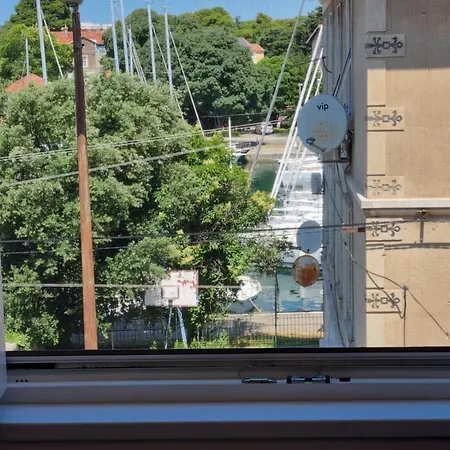 Apartment With View On Marine